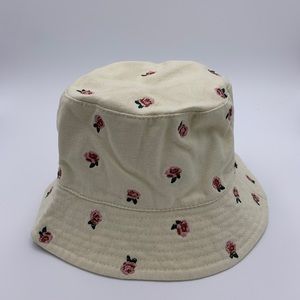 NEW WITH TAGS O’Neil bucket hat